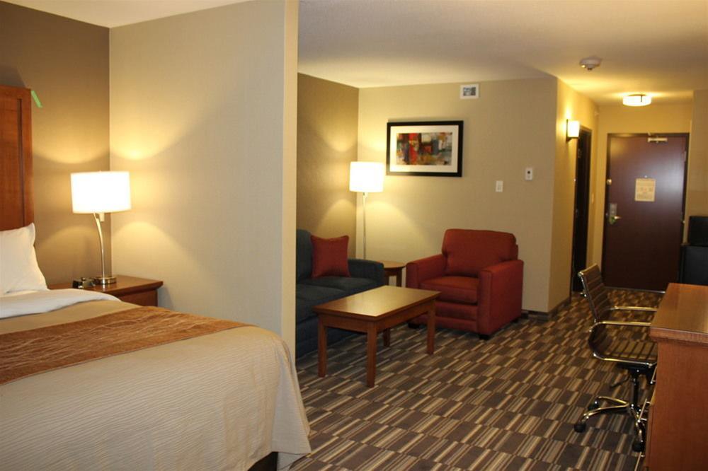 Comfort Inn & Suites Edmonton International Airport Nisku Luaran gambar