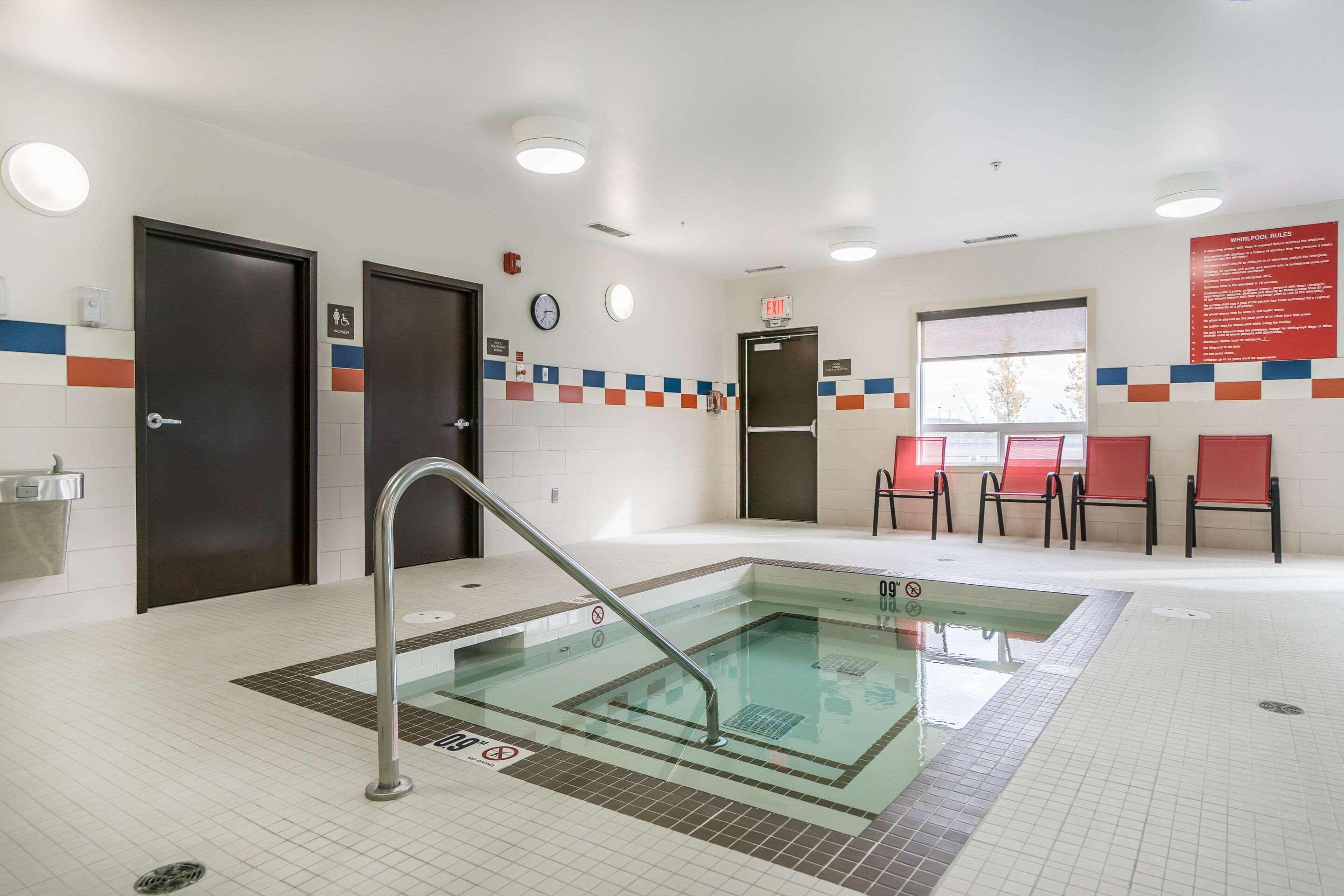 Comfort Inn & Suites Edmonton International Airport Nisku Luaran gambar