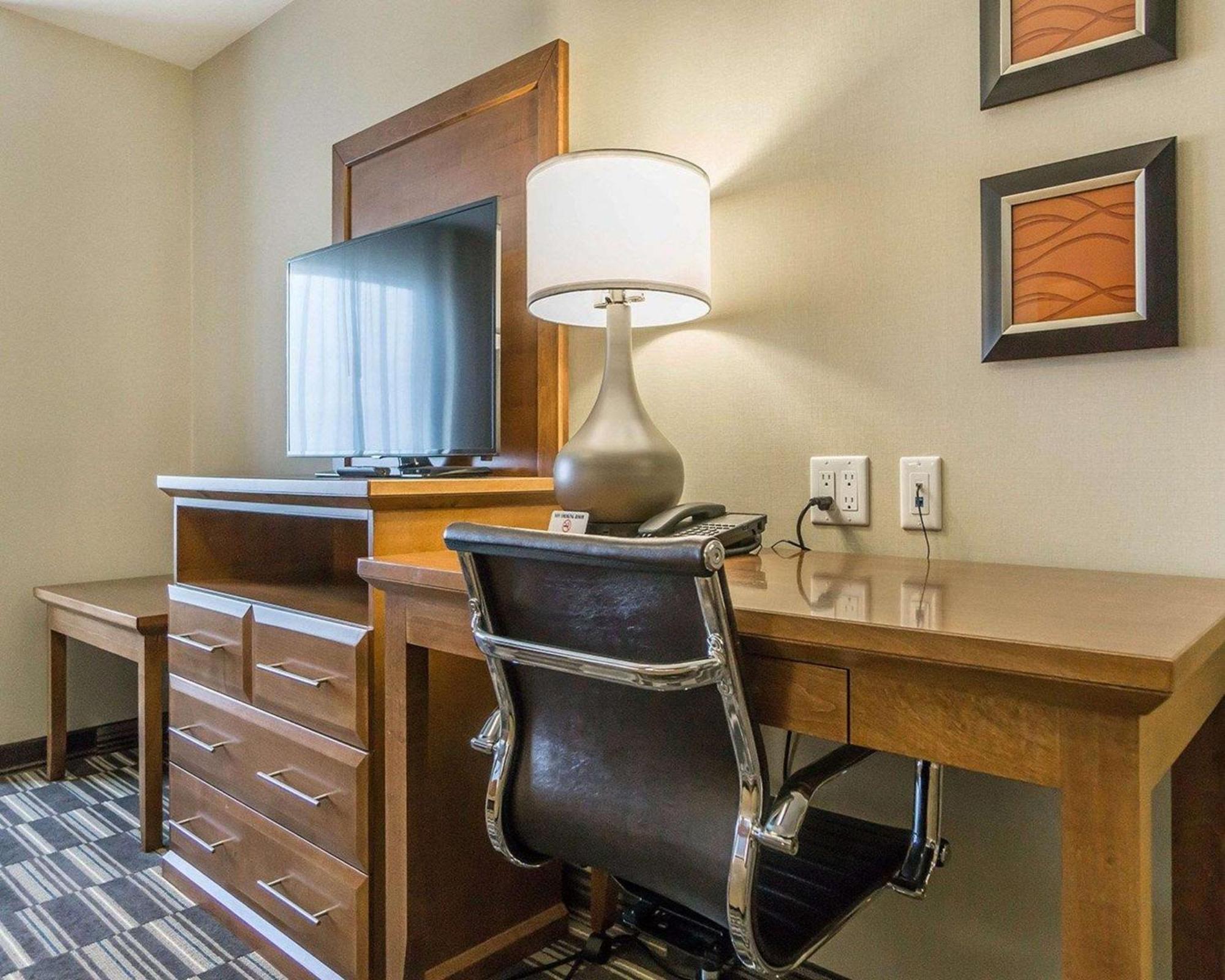 Comfort Inn & Suites Edmonton International Airport Nisku Luaran gambar